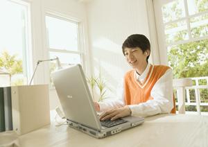 丈夫な作りの美しいガラスコップ